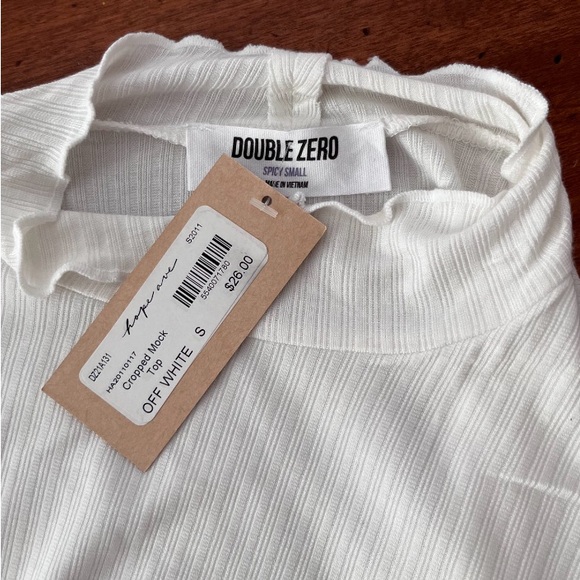 Double‎ Zero Off White Ribbed Crop Mock Top - Picture 2 of 4